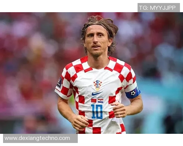 内马尔与莫德里奇对决解析足球场上的技术与智慧之争